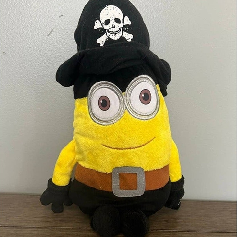 Despicable Me Minions Pirate Plush Stuffed‎ Animal Skull Hat